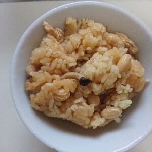 簡単おいしい♪大豆ときのこの炊き込みごはん